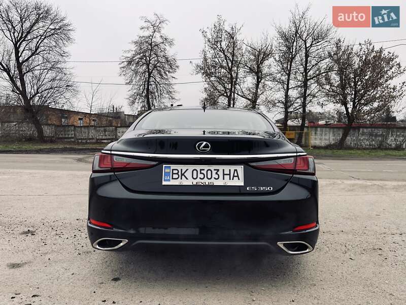 Седан Lexus ES 2019 в Ровно