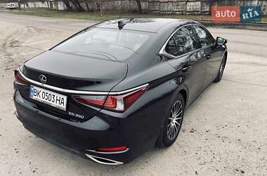Седан Lexus ES 2019 в Рівному