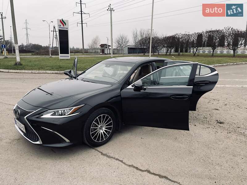 Седан Lexus ES 2019 в Рівному