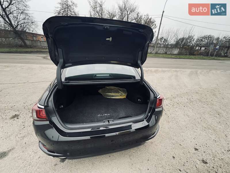 Седан Lexus ES 2019 в Ровно