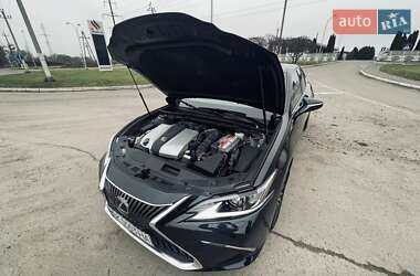 Седан Lexus ES 2019 в Рівному