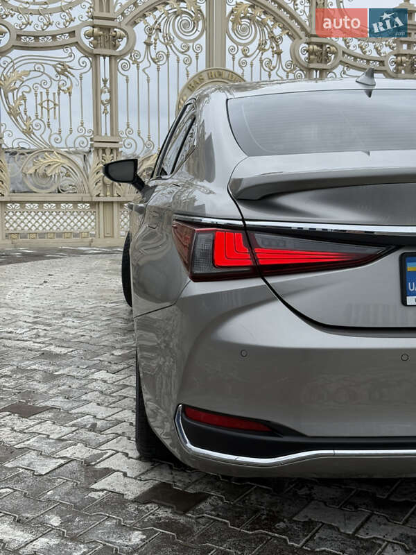 Седан Lexus ES 2020 в Киеве фото 9 Седан Lexus ES 2020 в Киеве