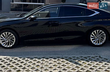 Седан Lexus ES 2019 в Одесі