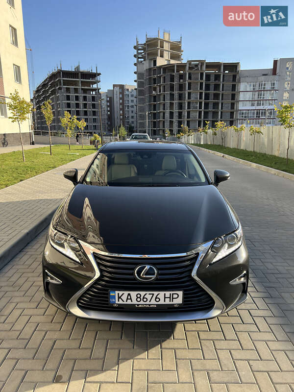 Lexus ES 2016