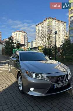 Седан Lexus ES 2015 в Івано-Франківську