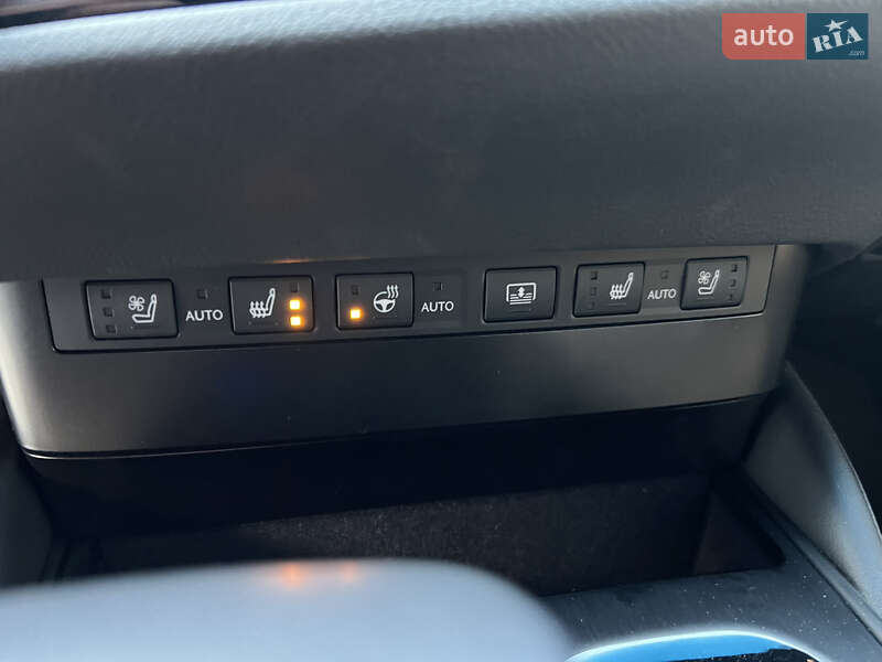 Седан Lexus ES 2024 в Киеве