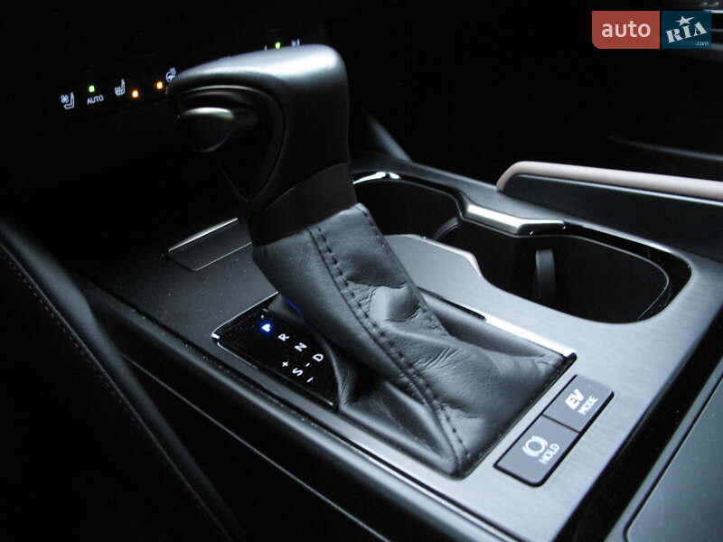 Седан Lexus ES 2024 в Киеве