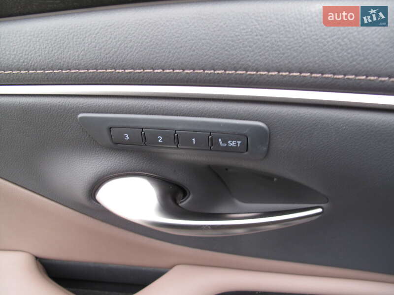 Седан Lexus ES 2024 в Киеве