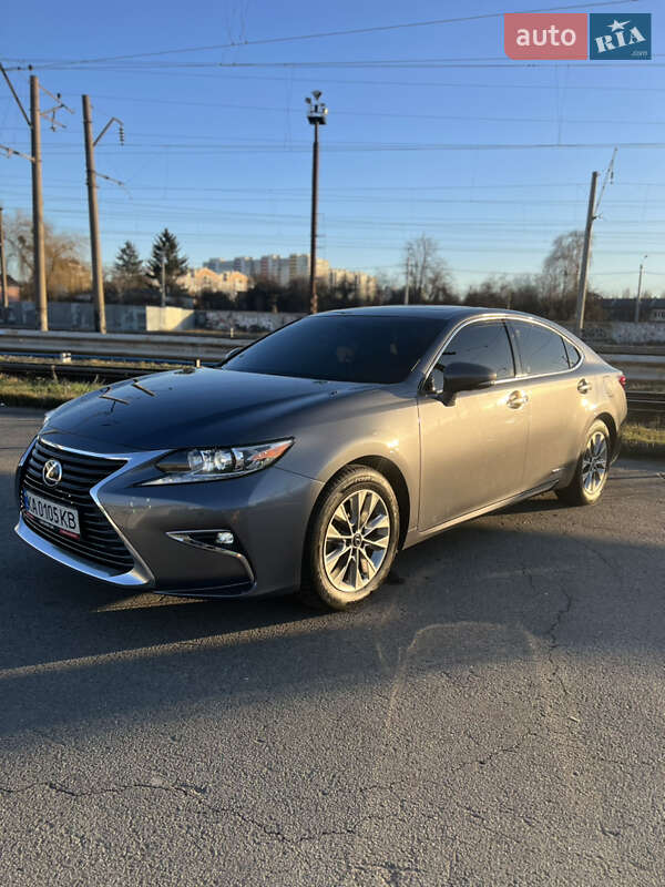 Седан Lexus ES 2013 в Софиевской Борщаговке