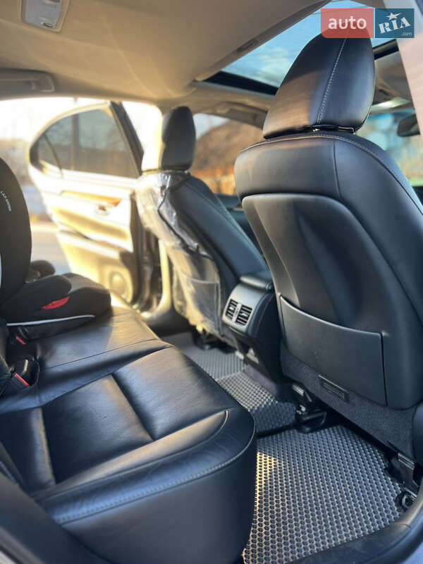 Седан Lexus ES 2013 в Софиевской Борщаговке