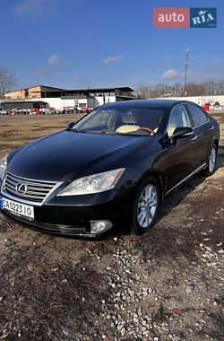 Седан Lexus ES 2010 в Умані