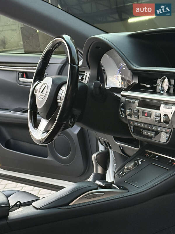 Седан Lexus ES 2016 в Одессе