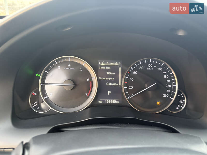 Седан Lexus ES 2017 в Городке