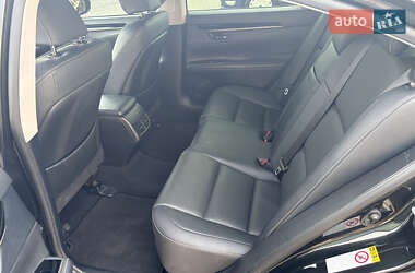 Седан Lexus ES 2017 в Городке