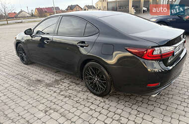 Седан Lexus ES 2017 в Городке