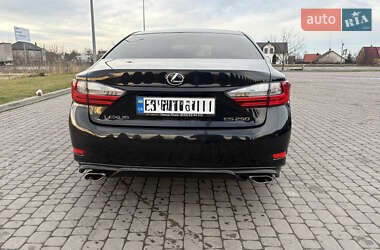 Седан Lexus ES 2017 в Городке