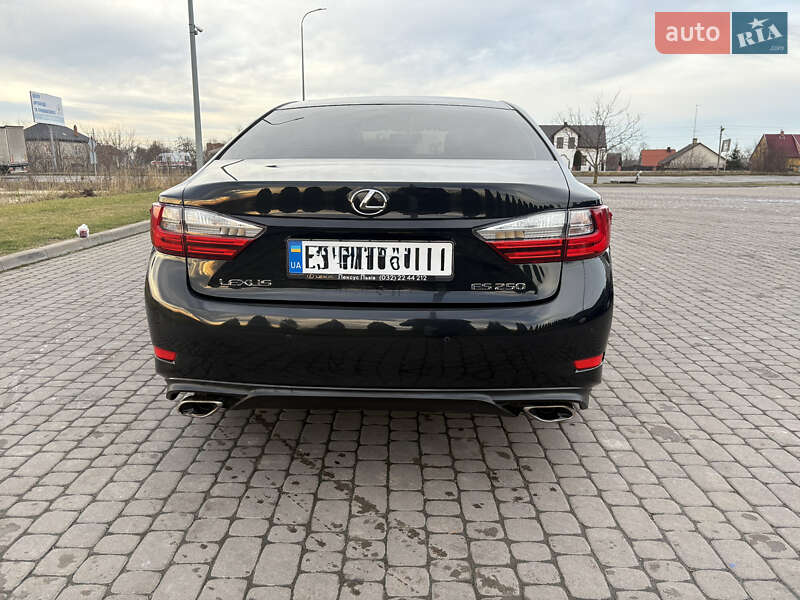 Седан Lexus ES 2017 в Городке