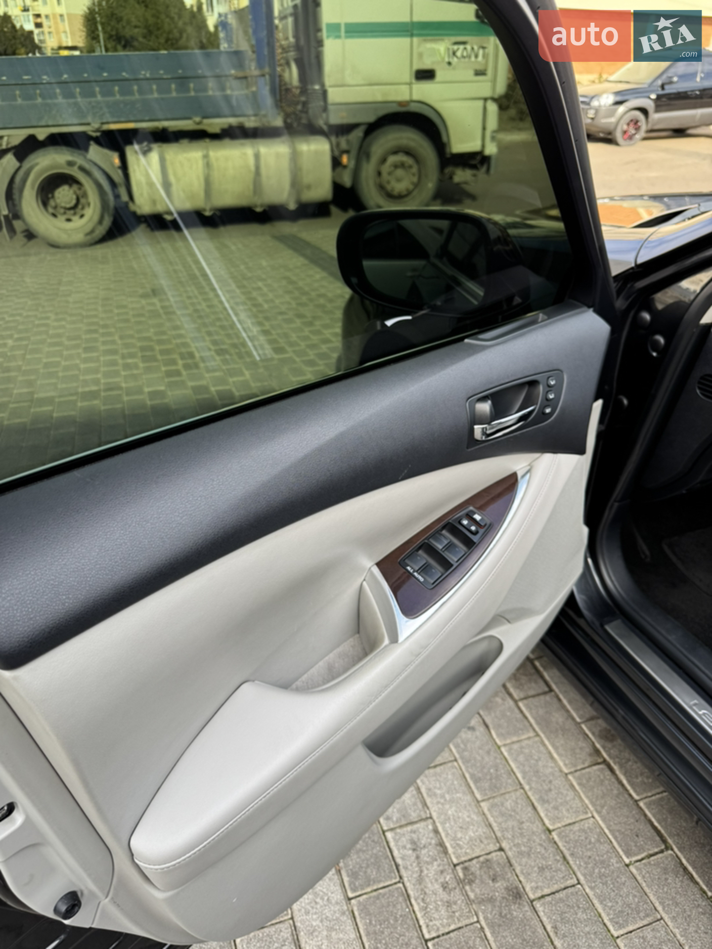 2011 Lexus ES - мініатюра 13