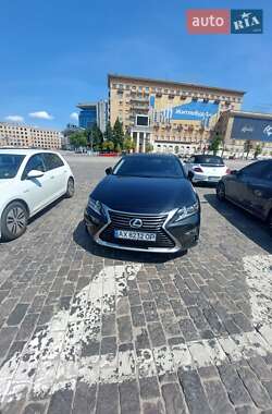 Седан Lexus ES 2016 в Харькове