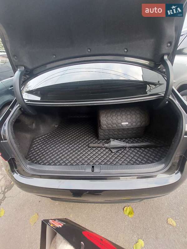 Седан Lexus ES 2016 в Харкові