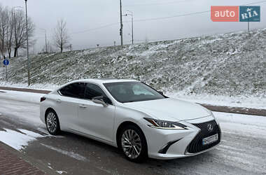 Седан Lexus ES 2019 в Киеве