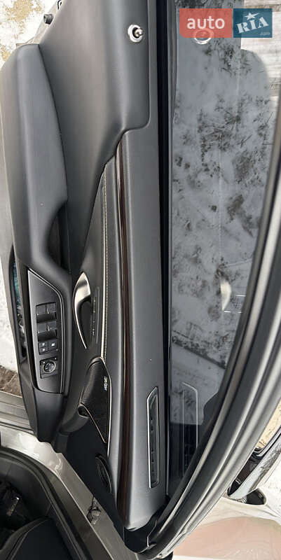 Седан Lexus ES 2018 в Кропивницком