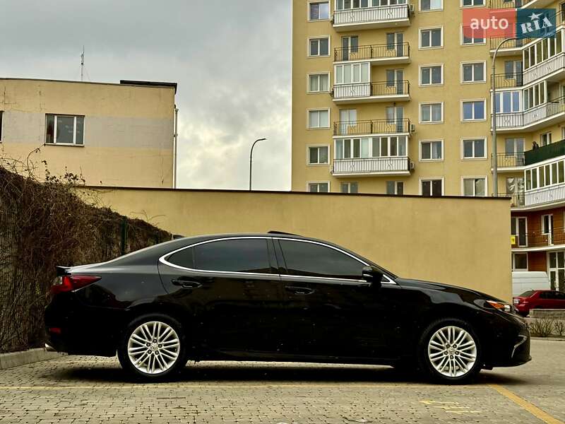 Седан Lexus ES 2018 в Одесі