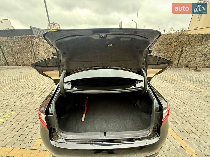 Седан Lexus ES 2018 в Одесі