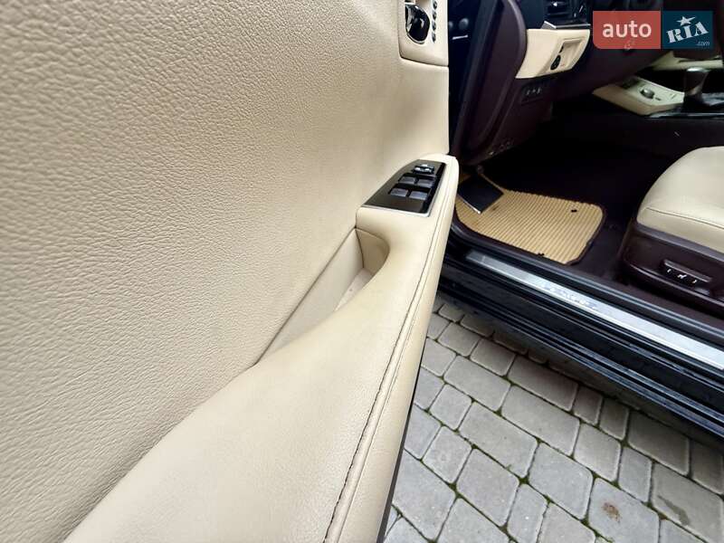 Седан Lexus ES 2018 в Одесі