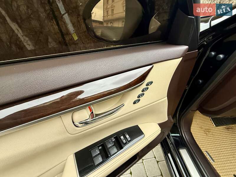 Седан Lexus ES 2018 в Одесі