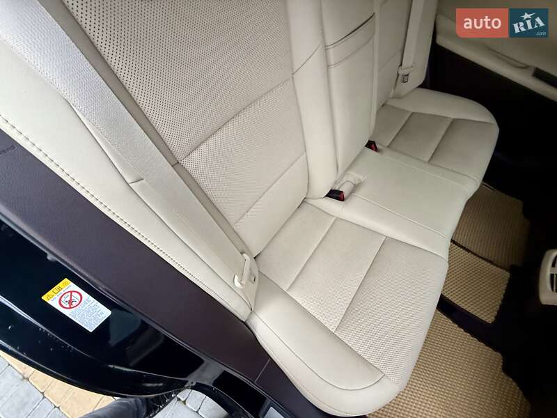 Седан Lexus ES 2018 в Одесі