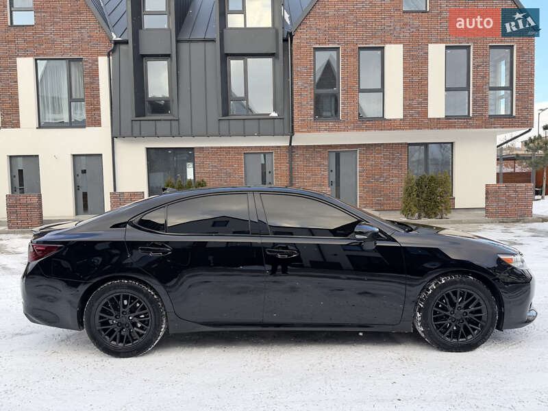 Седан Lexus ES 2014 в Умани