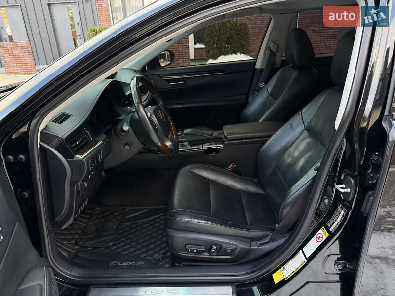 Седан Lexus ES 2014 в Умани