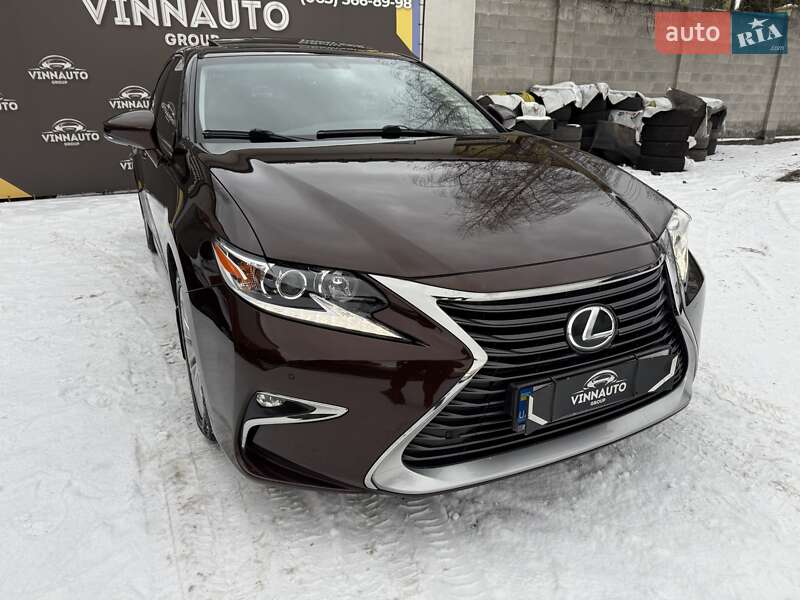Седан Lexus ES 2016 в Виннице