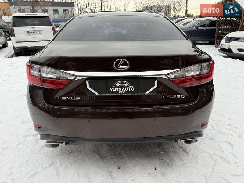 Седан Lexus ES 2016 в Виннице