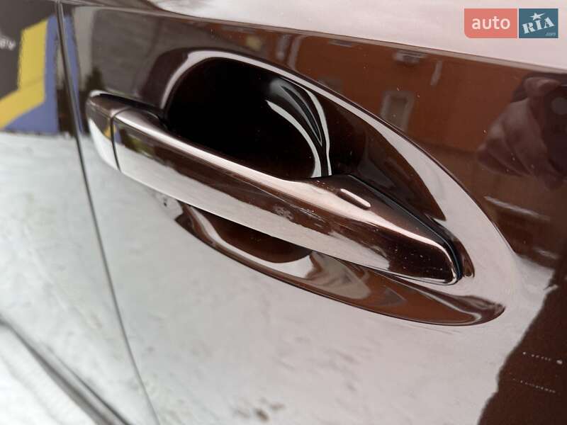 Седан Lexus ES 2016 в Виннице