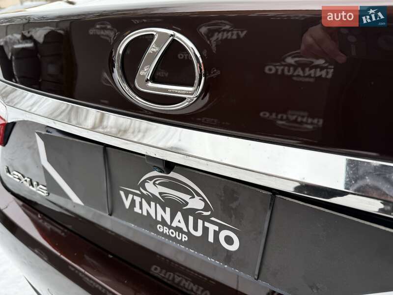 Седан Lexus ES 2016 в Виннице