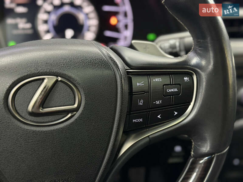 Седан Lexus ES 2018 в Киеве фото 18 Седан Lexus ES 2018 в Киеве