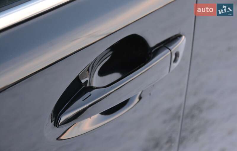 Седан Lexus ES 2013 в Киеве