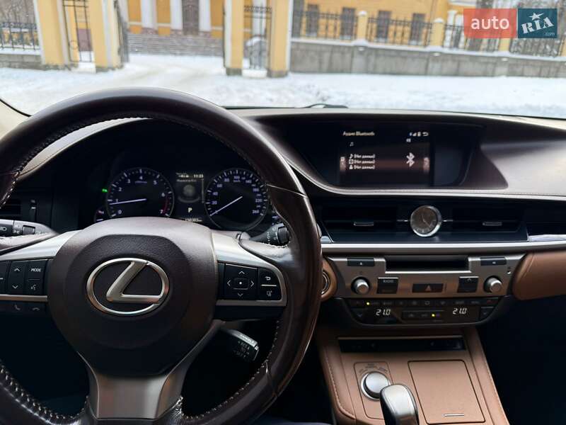 Седан Lexus ES 2016 в Днепре