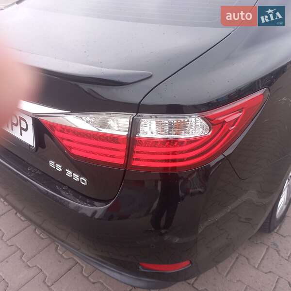 Седан Lexus ES 2014 в Киеве