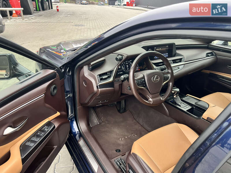 Седан Lexus ES 2019 в Днепре