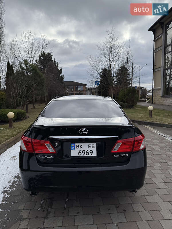 Седан Lexus ES 2008 в Сарнах