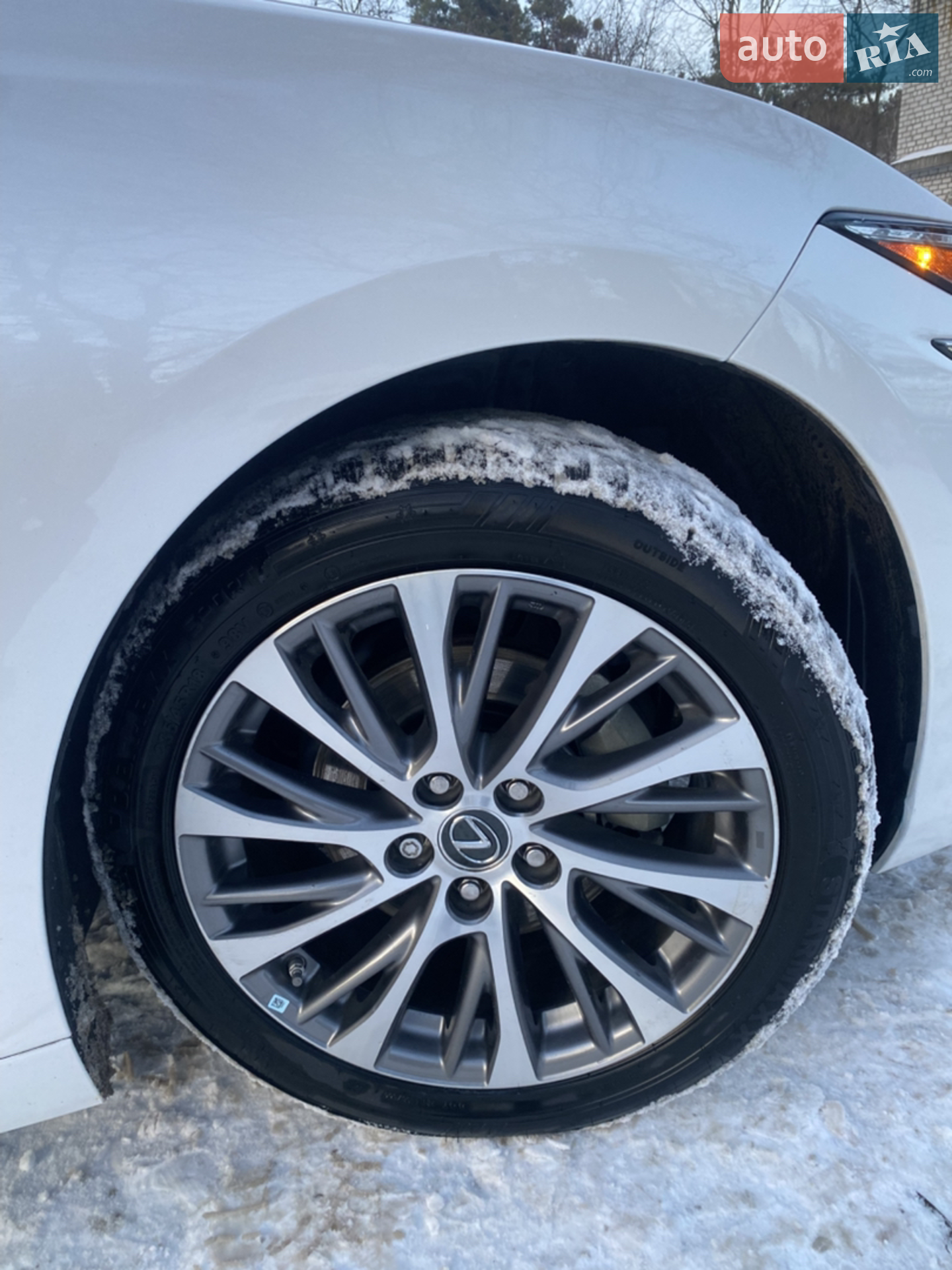 2019 Lexus ES - мініатюра 10