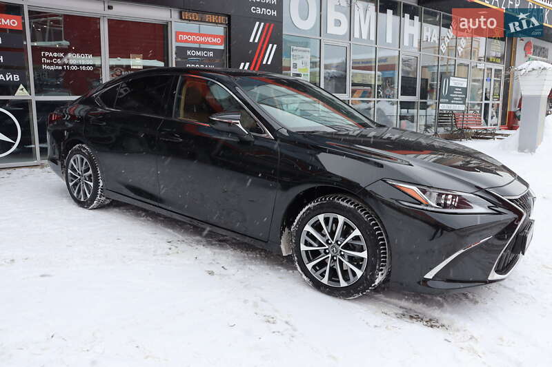 Седан Lexus ES 2022 в Львове