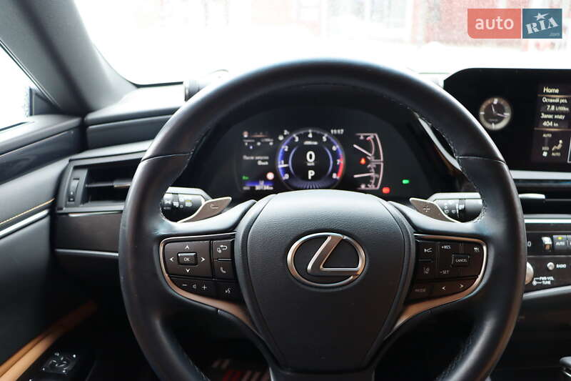 Седан Lexus ES 2022 в Львове