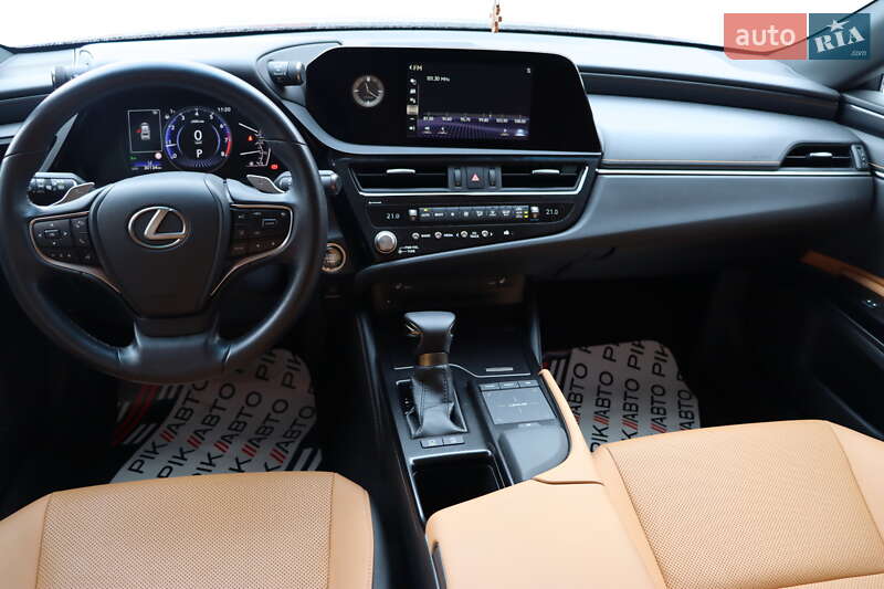 Седан Lexus ES 2022 в Львове