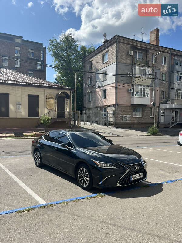 Седан Lexus ES 2022 в Днепре