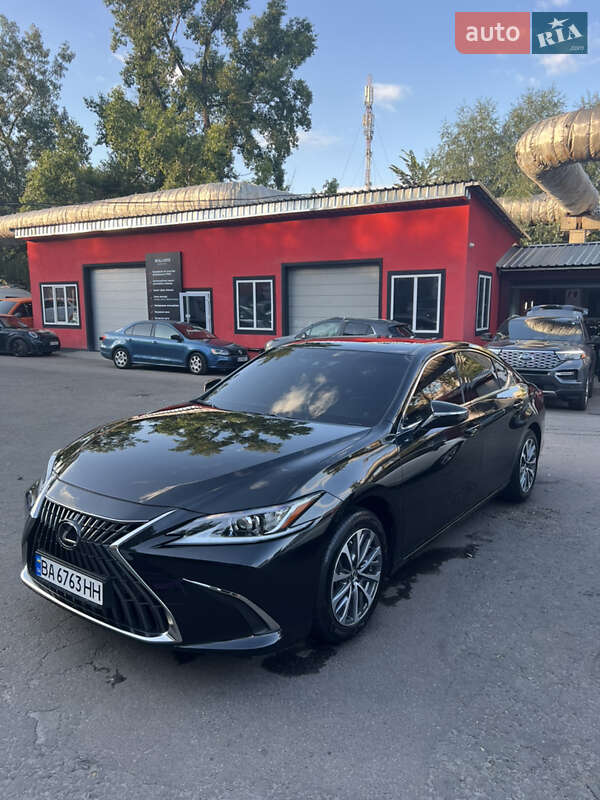 Седан Lexus ES 2022 в Днепре