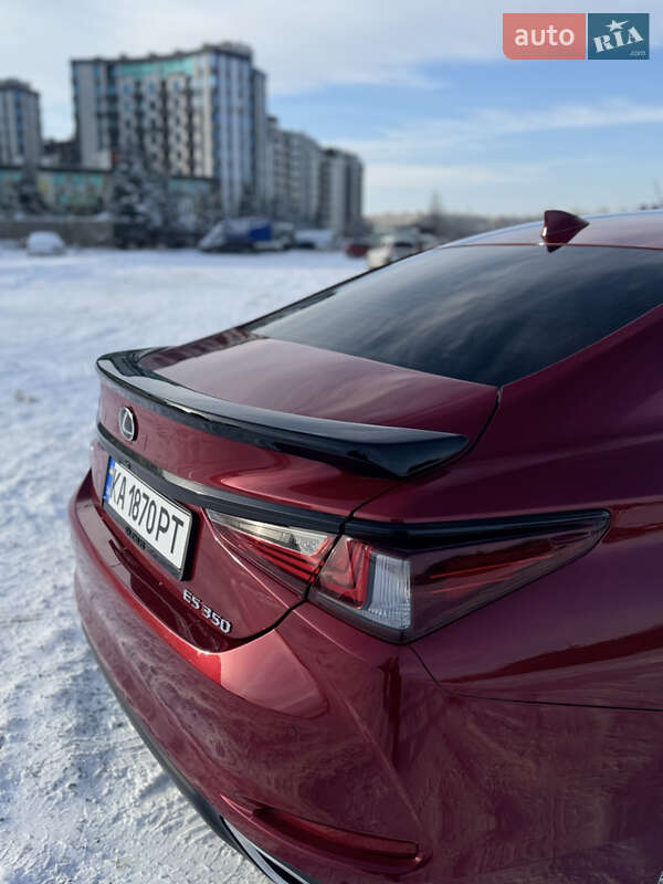 Седан Lexus ES 2019 в Киеве